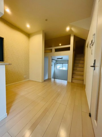 仲介手数料0円！！OAKWOOD　VILLAの居間・リビング