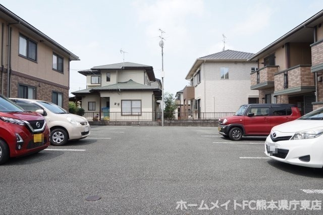 熊本市東区保田窪４丁目のアパートの駐車場