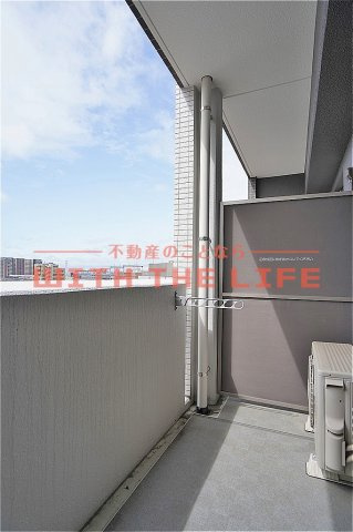 Riz Grande（リズグランデ）花畑駅前【キャッシュバック対象物件】のバルコニー|バルコニーからの眺めを楽しみながら食事をしませんか