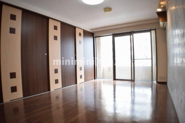 フォレステージュ靱公園の居間・リビング