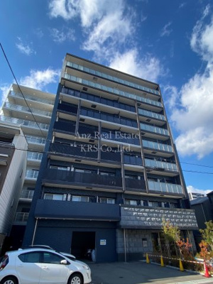 【外観】 | プレサンスＯＳＡＫＡ　ＤＯＭＥＣＩＴＹスクエア | ダークブルーを基調としたスクエアフォルムの外観☆