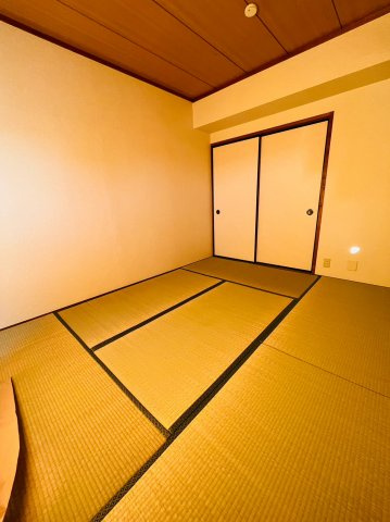 レスカール一番町の和室