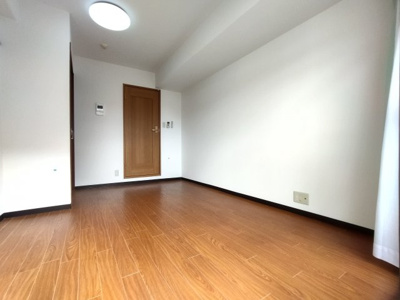 【洋室】 | 中山手ミオ壱番館 | 使い勝手のいい洋室です
