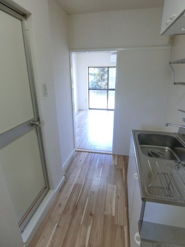 佐鳴台テニスビレッジの居間・リビング