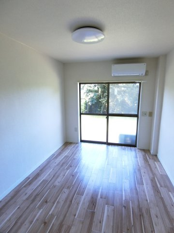 佐鳴台テニスビレッジの居間・リビング