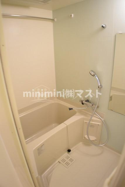 ＪＪＣＯＵＲＴ磯路の浴室