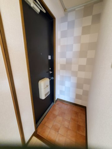 メゾン・アイリスの玄関