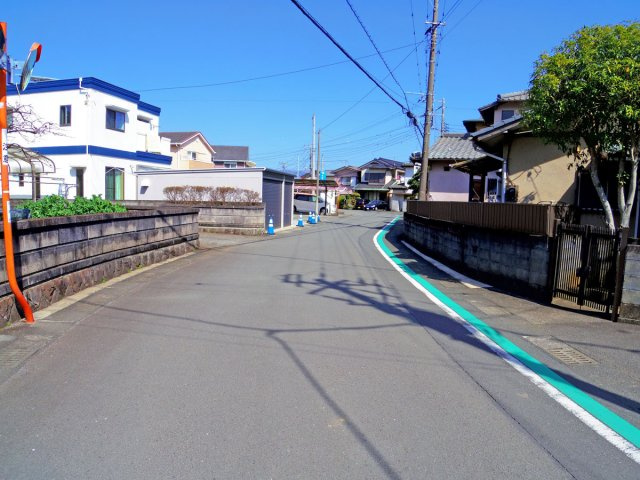 【前面道路含む現地写真】 | 沼津市大平 中古住宅 EH04510 | 沼津市大平　前面道路