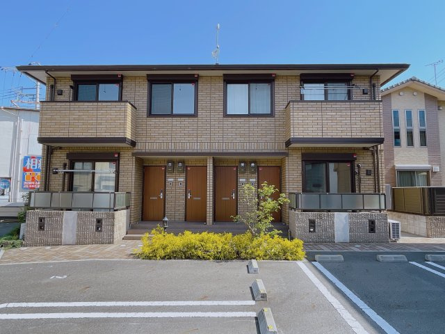 シャトン　A棟の外観|全室角部屋設計です