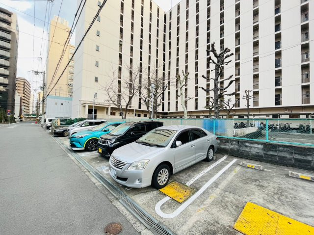 京橋第一コーポの駐車場