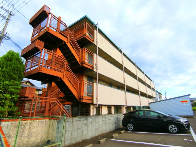 エスティライフ喜志駅前の外観