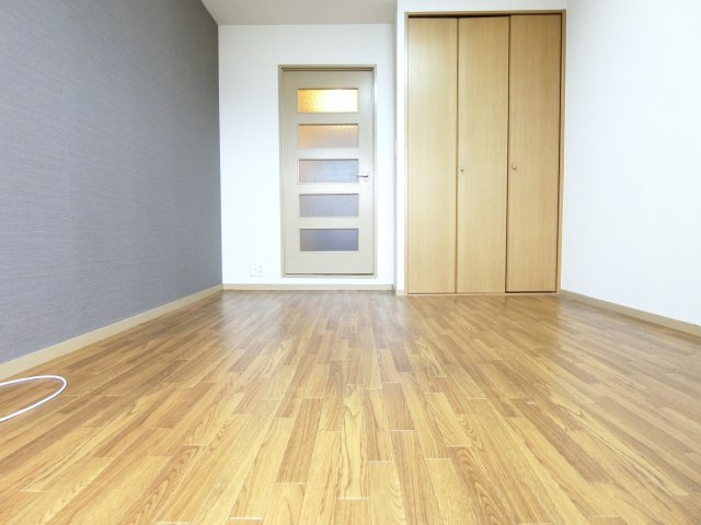 エスティライフ喜志駅前の居間・リビング