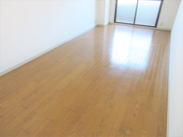 ジョイフル明和の洋室