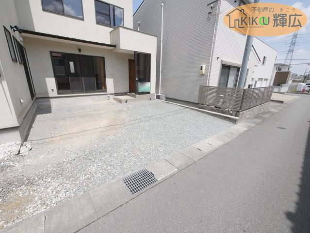 姫路市山吹1丁目　中古戸建の駐車場