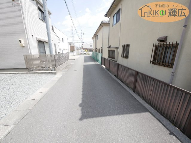 姫路市山吹1丁目　中古戸建の前面道路含む現地写真