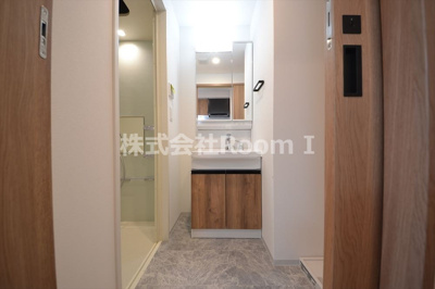 【洗面所】 | ファーストフィオーレ谷町六丁目フェリシア | ゆったりとスペースのある洗面所