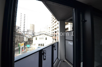 【バルコニー】 | ファーストフィオーレ谷町六丁目フェリシア | バルコニーからの眺めを楽しみながら食事をしませんか