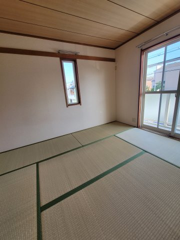 メゾンシャリオD棟の和室