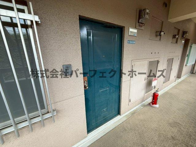 清水谷コーポの玄関|明るい玄関です