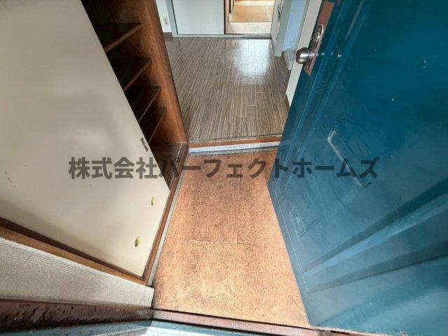 清水谷コーポの玄関|収納もある玄関です