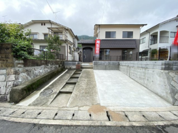 中古戸建　　高取北4丁目の駐車場|駐車場2台に増設