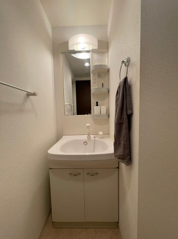 仲介手数料0円！！フローライト上前津の独立洗面台