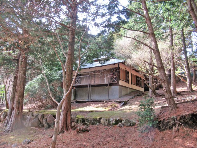 天城東急リゾート①木造ルーフィング葺平家建の外観|外はこのようになっています