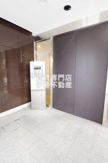 マックヴィラージュ平安のエントランス