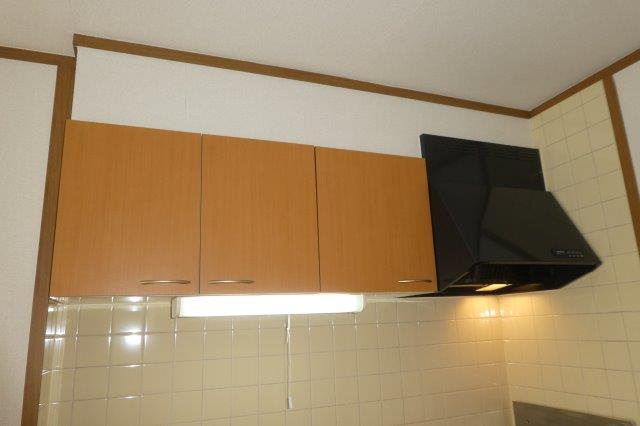 アンペルシェのキッチン|キッチン上収納