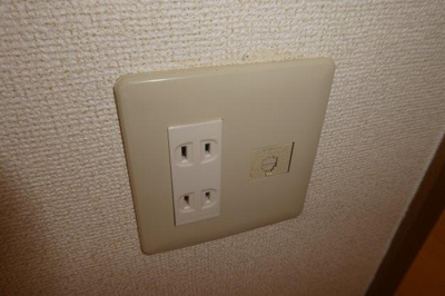 【設備】 | アンペルシェ | 電話モジュラー