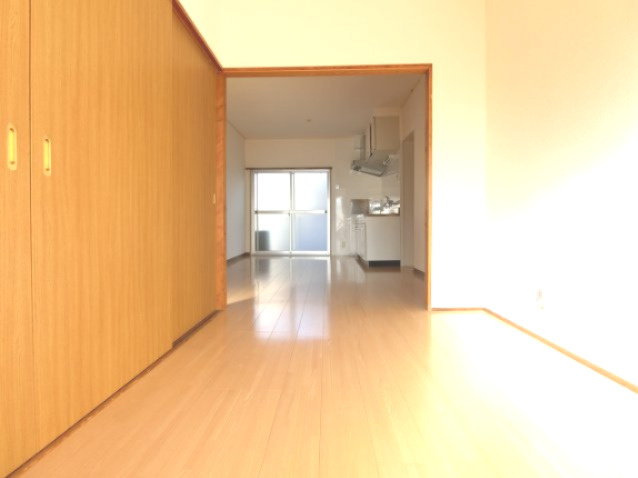 三晃マンションの居間・リビング|同マンション別部屋写真
