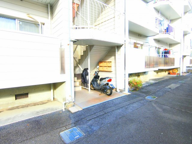 三晃マンションのエントランス
