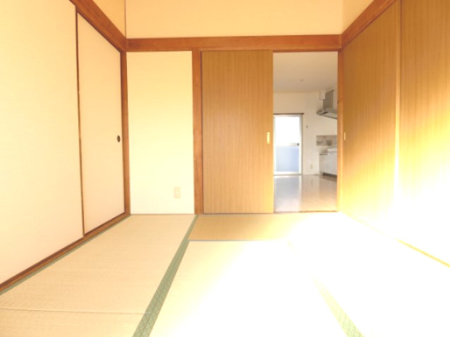 三晃マンションの和室|同マンション別部屋写真