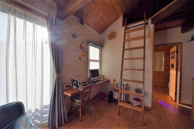 【居間・リビング】 | 伊豆急伊豆高原　店舗付き戸建