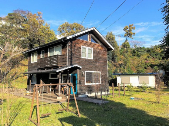 【外観】 | 伊豆急伊豆高原　店舗付き戸建 | ウッディでお洒落な外観です