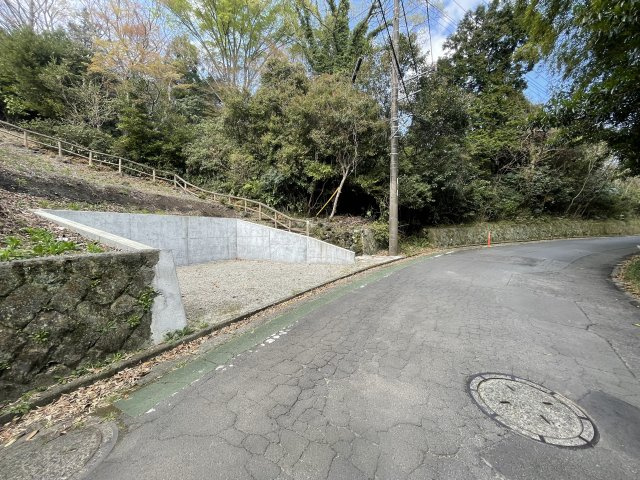 伊東市　吉田の前面道路含む現地写真