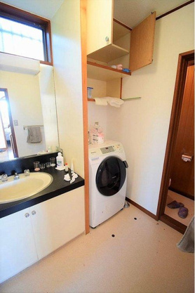 【洗面所】 | 伊豆急伊豆高原　戸建 | 現地（2019年11月）撮影