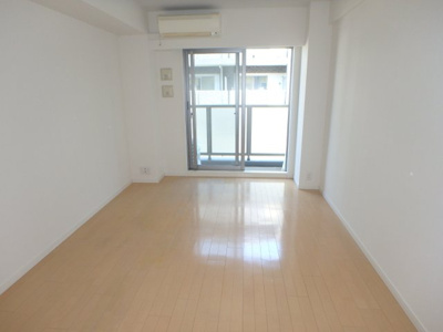 【居間・リビング】 | レジディア武蔵小杉 | 別部屋参考写真です