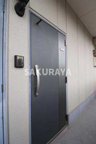 サンウッドの玄関|2023年4月撮影。