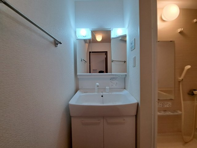 ラフィネ小松の洗面所