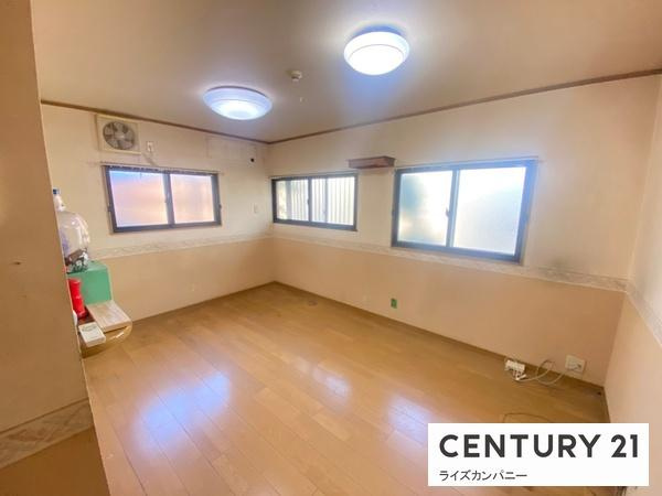 【居間・リビング】 | 高石市加茂1丁目　中古戸建