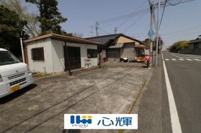 【前面道路含む現地写真】 | 西岐波1068（吉田バス停前）プレハブ付き土地36坪