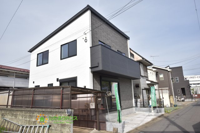 上尾市中新井　中古一戸建て　01の外観|落ち着いた雰囲気のあるお洒落な外観！