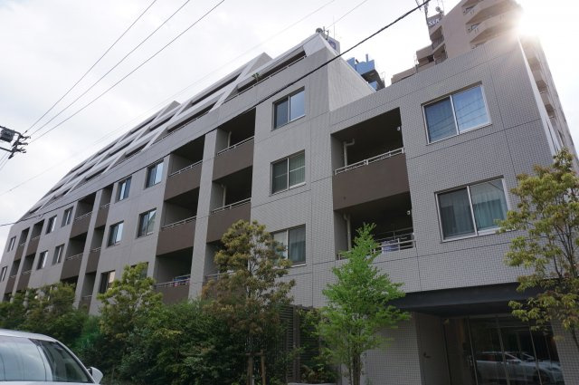 ジオ新宿百人町の外観