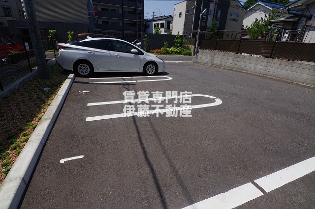 BROOK金城の駐車場