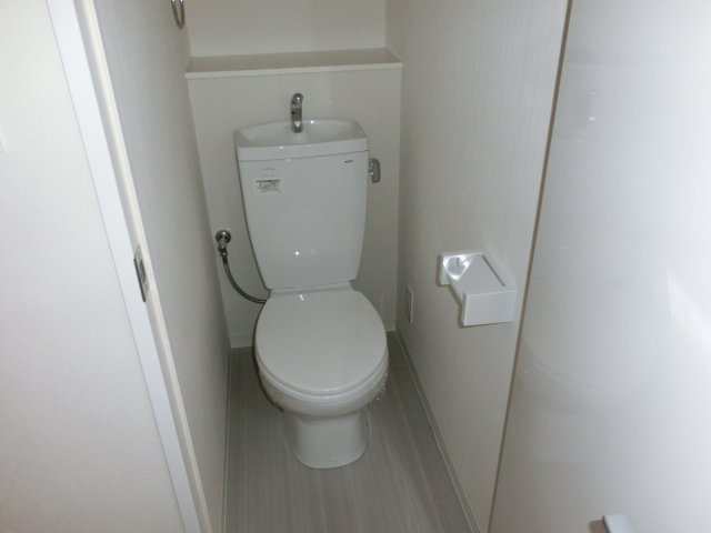 大阪市中央区谷町６丁目の賃貸マンションのトイレ
