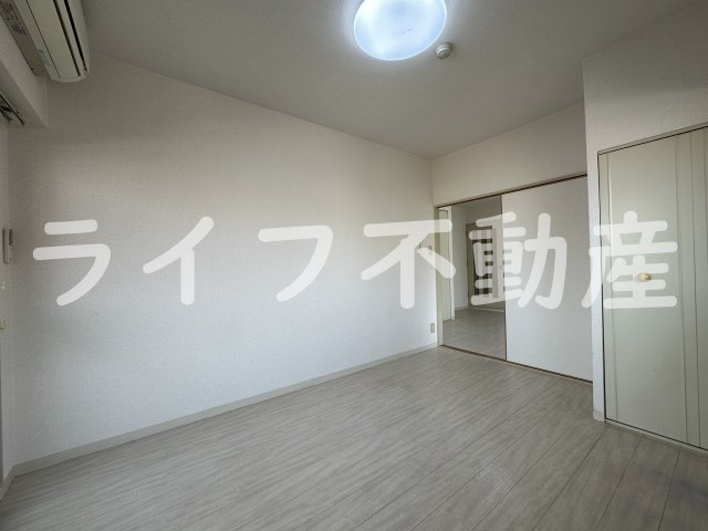 友井グレイスの洋室