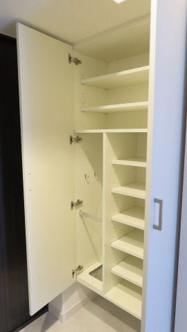 レオンコンフォート難波西Ⅲの収納