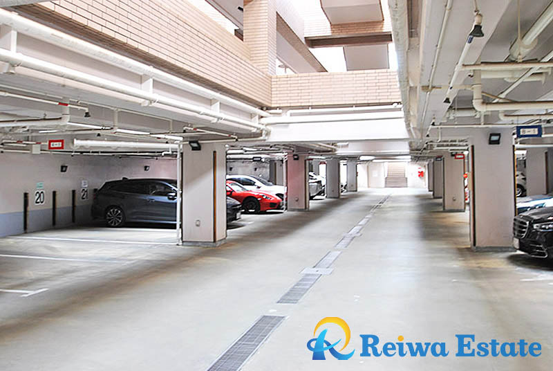 中銀茅ヶ崎マンシオンの駐車場