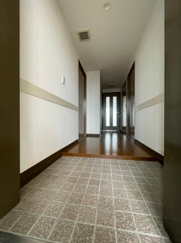 井吹西シティコート　の玄関